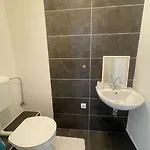 아파트 Moderne Dachgeschosswohnung In Bester Lage - Self Check In *