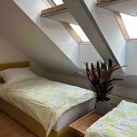 Moderne Dachgeschosswohnung In Bester Lage - Self Check In * Graz