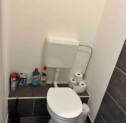 Moderne Dachgeschosswohnung In Bester Lage - Self Check In