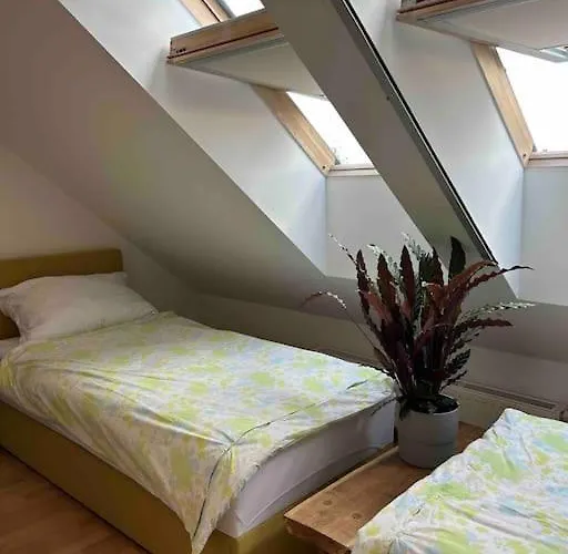 Moderne Dachgeschosswohnung In Bester Lage - Self Check In * Graz