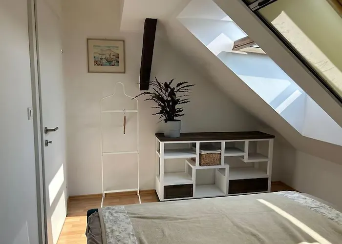 Apartment Moderne Dachgeschosswohnung In Bester Lage - Self Check In *